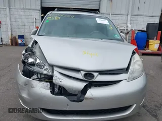 2008 Toyota Sienna XLE with VIN 5TDZK22C38S151671, listed as a IAAI auction lot 41046569 with 119,239 mi miles. Bid and sale history available at carsss.com. Image 6.