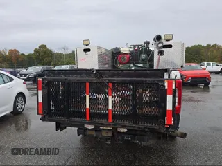 2019 Ford Super Duty F-250 SRW XL with VIN 1FTBF2A67KEG48981, listed as a IAAI auction lot 42093795 with Not Provided miles. Bid and sale history available at carsss.com. Image 10.