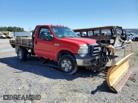 2007 Ford F-250 XL with VIN 1FTNF21567EB06167, listed as a Copart auction lot 68421444 with 51,153 mi miles and Salvage Title. Bid and sale history available at DreamBid. Image 4.