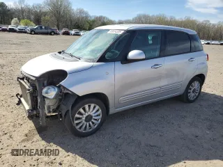 2014 FIAT 500L Easy with VIN ZFBCFABH2EZ016288, listed as a Copart auction lot 49634335 with 142,522 mi miles and Clean Title. Bid and sale history available at carsss.com. Image 1.