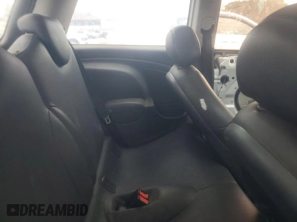 2004 MINI Hardtop with VIN WMWRC33424TJ63121, listed as a Copart auction lot 45724105 with 215,449 mi miles and Salvage Title. Bid and sale history available at DreamBid. Image 10.