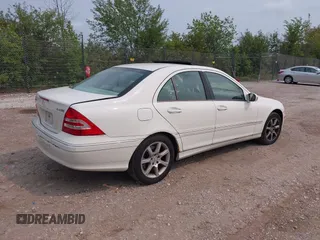 2007 Mercedes-Benz C 280 Luxury with VIN WDBRF92H97F885205, listed as a IAAI auction lot 41307476 with 122,203 mi miles and . Bid and sale history available at DreamBid. Image 4.