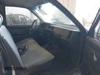 1993 Nissan Frontier с VIN 1N6SD11S3PC348898, выставлен на аукционе IAAI как лот 42212984 с пробегом 173 466 миль миль и . История ставок и продаж доступна на DreamBid. Изображение 5.