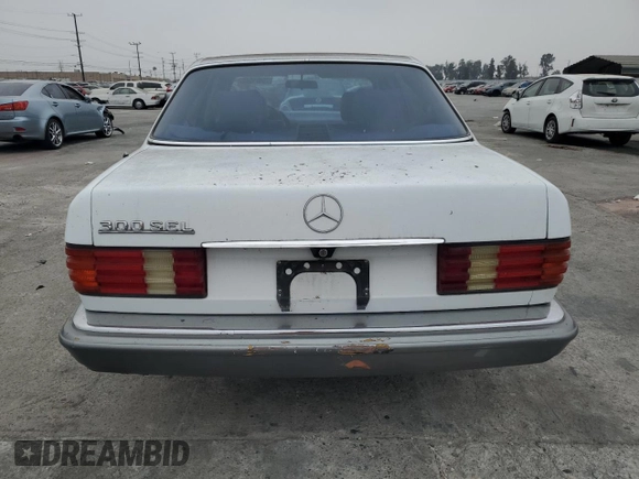 1988 Mercedes-Benz 300 with VIN WDBCA25D0JA371896, listed as a Copart auction lot 76421944 with 119,520 mi miles and Clean Title. Bid and sale history available at DreamBid. Image 6.