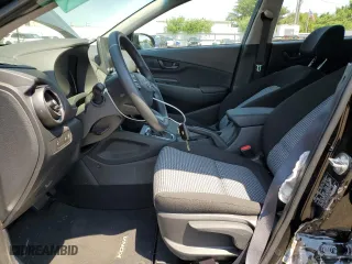 2023 Hyundai Kona SE with VIN KM8K2CAB7PU047352, listed as a Copart auction lot 62516304 with 6,946 mi miles and Salvage Title. Bid and sale history available at carsss.com. Image 7.