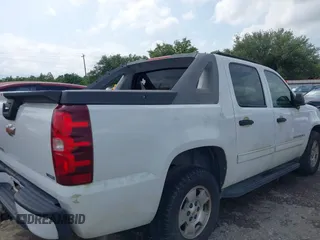 2009 Chevrolet Avalanche 1LT with VIN 3GNEC12079G239075, listed as a IAAI auction lot 42427400 with 227,766 mi miles and . Bid and sale history available at DreamBid. Image 4.