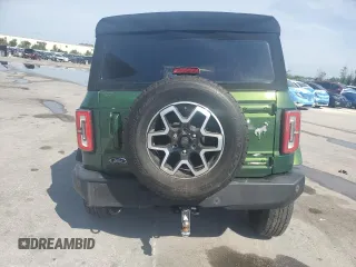 2022 Ford Bronco z VIN 1FMDE5BHXNLA88611, wystawiony jako Copart lot #58135415 z przebiegiem 15 448 mil mil oraz Nie do naprawy • Non repairable. Historia ofert i sprzedaży dostępna na DreamBid. Obrazek 6.