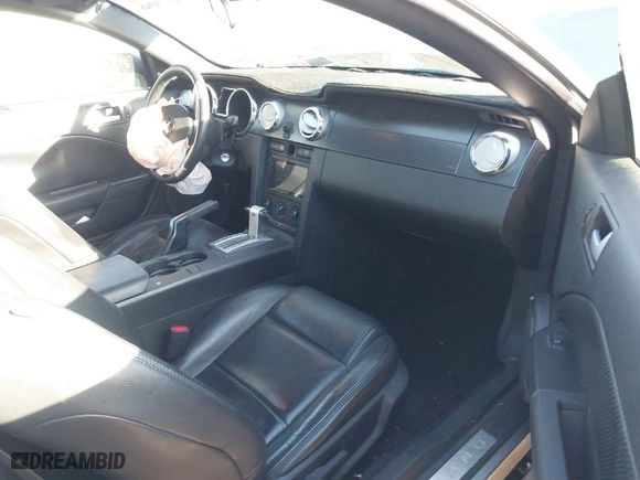 2008 Ford Mustang Deluxe with VIN 1ZVHT80N385164388, listed as a IAAI auction lot 41414948 with 1 miles. Bid and sale history available at carsss.com. Image 5.