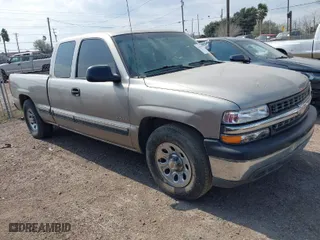 2002 Chevrolet Silverado 1500 LS with VIN 2GCEC19W321124572, listed as a IAAI auction lot 41547039 with 209,527 mi miles. Bid and sale history available at carsss.com. Image 1.