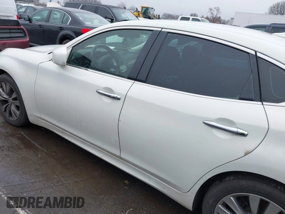 2013 Infiniti M with VIN JN1BY1AP2DM511813, listed as a IAAI auction lot 41577968 with 191,608 mi miles and . Bid and sale history available at DreamBid. Image 15.
