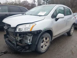 2016 Chevrolet Trax LS with VIN 3GNCJNSB9GL244062, listed as a IAAI auction lot 41118813 with 1 mi miles. Bid and sale history available at carsss.com. Image 18.