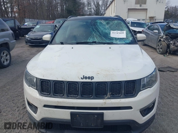 2019 Jeep Compass Latitude with VIN 3C4NJDBB6KT593118, listed as a IAAI auction lot 41747020 with 118,854 mi miles. Bid and sale history available at carsss.com. Image 6.