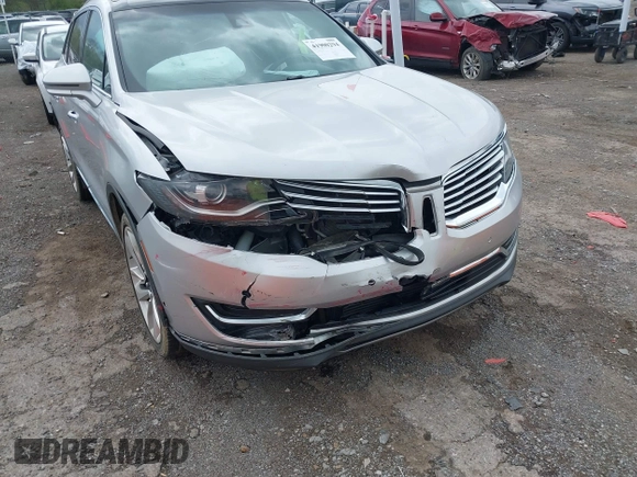 2016 Lincoln MKX Reserve with VIN 2LMPJ8LP8GBL84279, listed as a IAAI auction lot 41900294 with 70,958 mi miles. Bid and sale history available at carsss.com. Image 6.