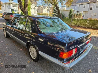 1988 Mercedes-Benz 560 with VIN WDBCA39D0JA410101, listed as a Copart auction lot 78961194 with 247,459 mi miles and Clean Title. Bid and sale history available at DreamBid. Image 3.