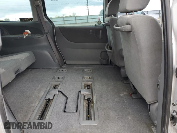 2004 Mazda MPV LX with VIN JM3LW28A440528559, listed as a Copart auction lot 51021245 with 117,382 mi miles and Salvage Title. Bid and sale history available at carsss.com. Image 11.