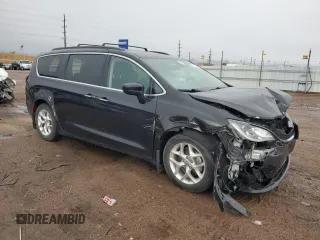 2017 Chrysler Pacifica Touring L z VIN 2C4RC1BG0HR780064, wystawiony jako Copart lot #56213165 z przebiegiem 64 768 mil mil oraz Szkoda całkowita • Salvage title. Historia ofert i sprzedaży dostępna na DreamBid. Obrazek 4.