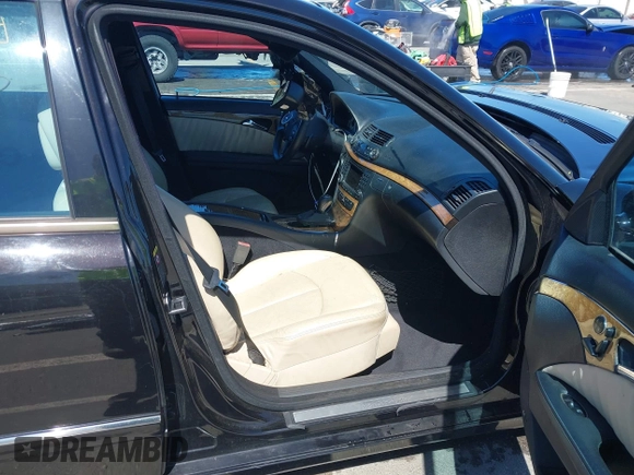 2007 Mercedes-Benz E 350 z VIN WDBUF56XX7B066912, wystawiony jako IAAI lot #41818878 z przebiegiem Nie podano mil oraz . Historia ofert i sprzedaży dostępna na DreamBid. Obrazek 5.