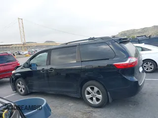 2018 Toyota Sienna LE Auto Access Seat с VIN 5TDKZ3DC4JS958786, выставлен на аукционе IAAI как лот 41777680 с пробегом 104 694 миль миль и . История ставок и продаж доступна на DreamBid. Изображение 14.