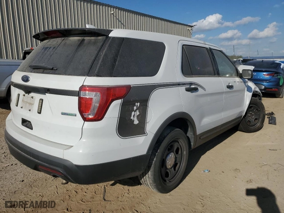 2017 Ford Police Interceptor Utility with VIN 1FM5K8AT8HGC35560, listed as a Copart auction lot 77770294 with 45,405 mi miles and Salvage Title. Bid and sale history available at carsss.com. Image 3.