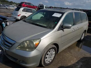 2005 Honda Odyssey TOURING with VIN 5FNRL38875B005926, listed as a IAAI auction lot 42007315 with 1 mi miles. Bid and sale history available at carsss.com. Image 2.