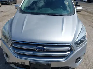 2017 Ford Escape SE with VIN 1FMCU0GD3HUD25445, listed as a IAAI auction lot 42043186 with 90,618 mi miles. Bid and sale history available at carsss.com. Image 6.