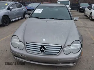 2003 Mercedes-Benz C 230 Kompressor z VIN WDBRN40J63A480020, wystawiony jako IAAI lot #41502077 z przebiegiem 188 774 mil mil oraz . Historia ofert i sprzedaży dostępna na DreamBid. Obrazek 6.