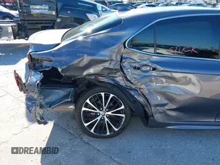 2020 Toyota Camry SE z VIN 4T1G11AK2LU392182, wystawiony jako IAAI lot #41667278 z przebiegiem 41 506 mil mil oraz . Historia ofert i sprzedaży dostępna na DreamBid. Obrazek 6.