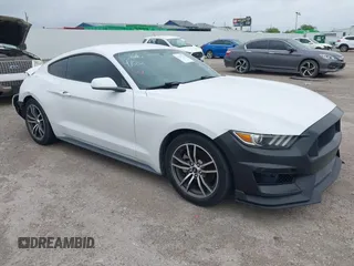 2017 Ford Mustang EcoBoost z VIN 1FA6P8TH6H5221418, wystawiony jako IAAI lot #42127225 z przebiegiem 101 337 mil mil oraz . Historia ofert i sprzedaży dostępna na DreamBid. Obrazek 1.