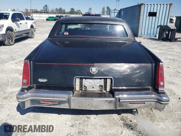 1981 Cadillac Eldorado z VIN 1G6AL5799BE635997, wystawiony jako Copart lot #45287175 z przebiegiem 46 416 mil mil oraz Czysty tytuł • Clean title. Historia ofert i sprzedaży dostępna na DreamBid. Obrazek 6.