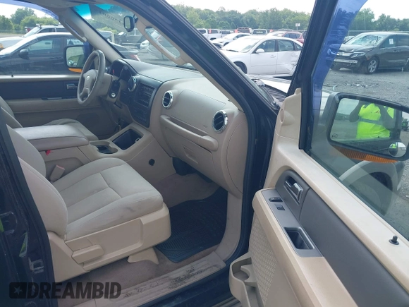 2004 Ford Expedition Eddie Bauer with VIN 1FMFU18L54LA86229, listed as a IAAI auction lot 42566019 with 275,747 mi miles and . Bid and sale history available at DreamBid. Image 5.
