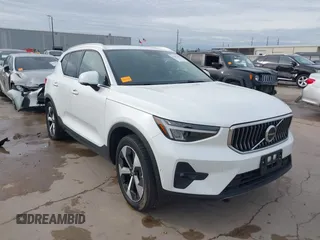 2024 Volvo XC40 Plus Bright Theme with VIN YV4L12UE2R2246722, listed as a IAAI auction lot 41307087 with 19,852 mi miles. Bid and sale history available at carsss.com. Image 1.