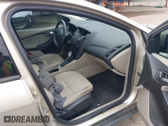 2017 Ford Focus SE with VIN 1FADP3F28HL236581, listed as a IAAI auction lot 41911991 with 61,990 mi miles. Bid and sale history available at carsss.com. Image 5.