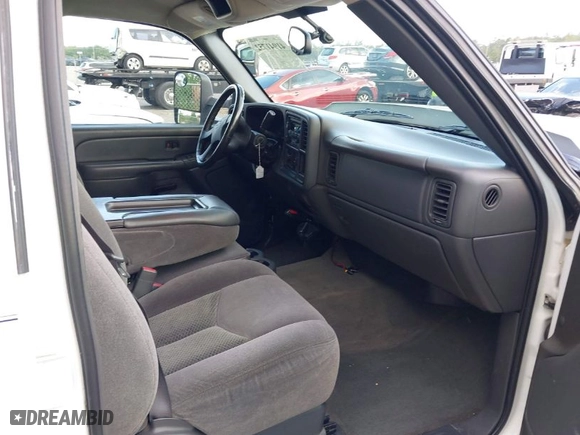 2006 Chevrolet Silverado 1500HD LT1 with VIN 1GCGK13U76F194674, listed as a IAAI auction lot 41941752 with 188,865 mi miles. Bid and sale history available at carsss.com. Image 5.