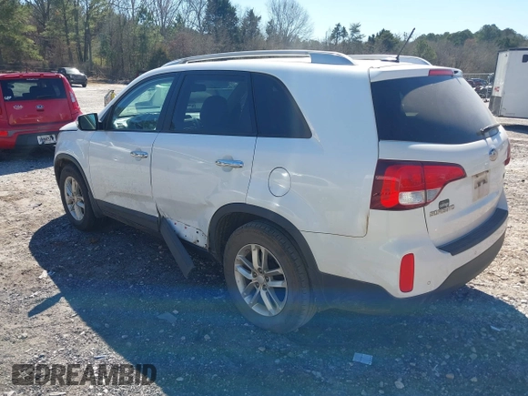2014 Kia Sorento LX with VIN 5XYKT4A68EG521124, listed as a IAAI auction lot 41670919 with 181,722 mi miles. Bid and sale history available at carsss.com. Image 3.