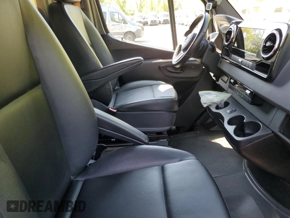 2021 Mercedes-Benz Sprinter with VIN W1W9ED3YXMT074679, listed as a Copart auction lot 53903804 with 17,802 mi miles and Clean Title. Bid and sale history available at DreamBid. Image 5.