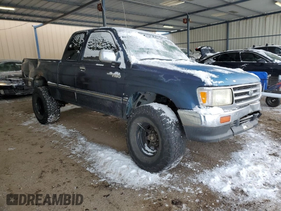1997 Toyota T100 SR5 with VIN JT4UN24DXV0042713, listed as a Copart auction lot 41850085 with 271,722 mi miles and Salvage Title. Bid and sale history available at DreamBid. Image 4.