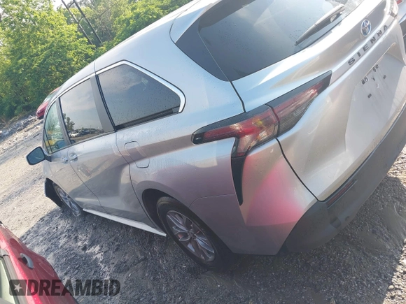 2024 Toyota Sienna LE z VIN 5TDKRKEC0RS203462, wystawiony jako IAAI lot #42240548 z przebiegiem 28 038 mil mil oraz . Historia ofert i sprzedaży dostępna na DreamBid. Obrazek 14.