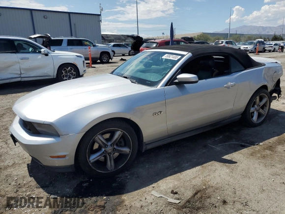 2012 Ford Mustang GT z VIN 1ZVBP8FF6C5268005, wystawiony jako Copart lot #59921495 z przebiegiem Nie podano mil oraz Szkoda całkowita • Salvage title. Historia ofert i sprzedaży dostępna na DreamBid. Obrazek 1.