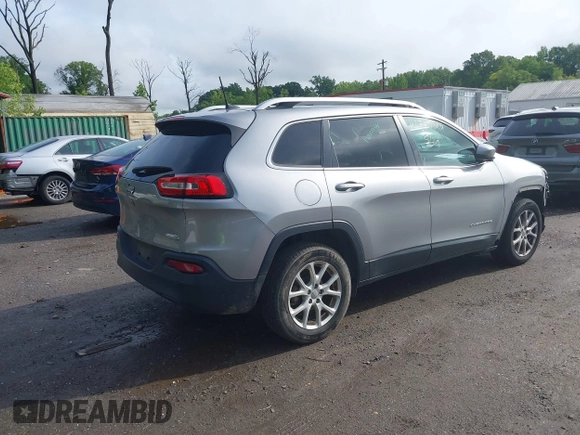 2017 Jeep Cherokee Latitude z VIN 1C4PJLCB4HW559926, wystawiony jako IAAI lot #42357305 z przebiegiem 106 188 mil mil oraz . Historia ofert i sprzedaży dostępna na DreamBid. Obrazek 4.