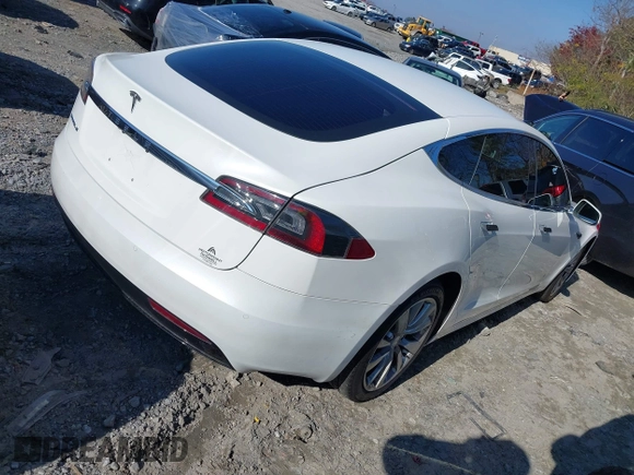 2016 Tesla Model S 70 with VIN 5YJSA1E16GF164264, listed as a IAAI auction lot 40976293 with 68,940 mi miles and . Bid and sale history available at DreamBid. Image 4.