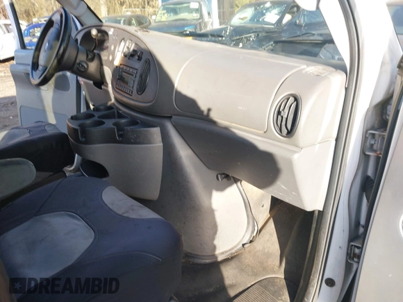 2008 Ford Econoline Passenger XL with VIN 1FBSS31L08DB22945, listed as a IAAI auction lot 41315012 with 330,809 mi miles and . Bid and sale history available at DreamBid. Image 5.