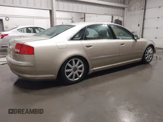 2005 Audi A8 z VIN WAUML44E85N013995, wystawiony jako IAAI lot #42130813 z przebiegiem 53 435 mil mil oraz . Historia ofert i sprzedaży dostępna na DreamBid. Obrazek 4.