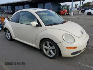 2006 Volkswagen Beetle with VIN 3VWSG31C86M413513, listed as a Copart auction lot 81557984 with 122,632 mi miles and Clean Title. Bid and sale history available at DreamBid. Image 4.
