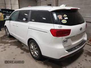 2019 Kia Sedona LX with VIN KNDMB5C11K6500813, listed as a IAAI auction lot 41570570 with 104,480 mi miles. Bid and sale history available at carsss.com. Image 3.