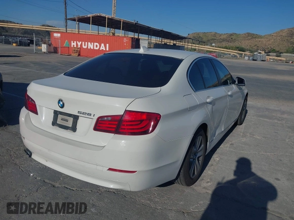 2011 BMW 5 Series 528i with VIN WBAFR1C58BC746630, listed as a IAAI auction lot 41978568 with 178,012 mi miles and . Bid and sale history available at carsss.com. Image 4.