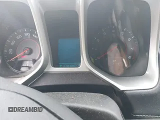 2014 Chevrolet Camaro LT z VIN 2G1FB1E37E9126536, wystawiony jako IAAI lot #42449772 z przebiegiem 172 412 mil mil oraz . Historia ofert i sprzedaży dostępna na DreamBid. Obrazek 7.