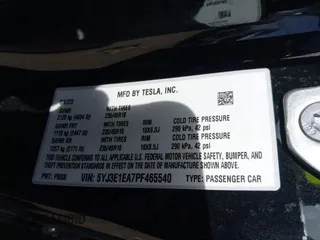 2023 Tesla Model 3 z VIN 5YJ3E1EA7PF465540, wystawiony jako IAAI lot #42261848 z przebiegiem 15 885 mil mil oraz . Historia ofert i sprzedaży dostępna na DreamBid. Obrazek 9.