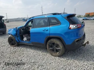 2018 Jeep Cherokee Latitude z VIN 1C4PJMCB0JD607736, wystawiony jako Copart lot #58635835 z przebiegiem Nie podano mil oraz Szkoda całkowita • Salvage title. Historia ofert i sprzedaży dostępna na DreamBid. Obrazek 2.