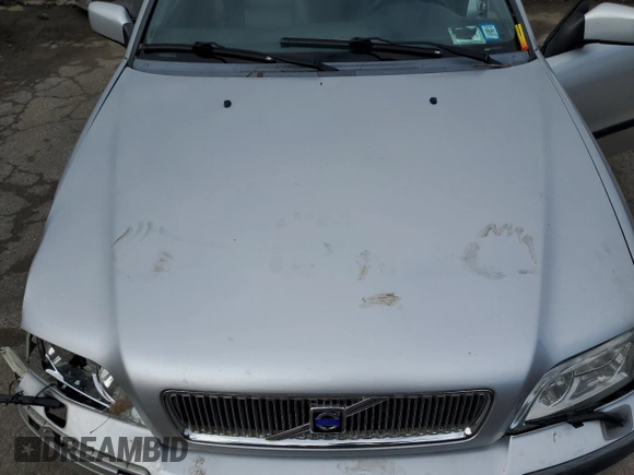 2001 Volvo V40 z VIN YV1VW29581F738166, wystawiony jako Copart lot #86166264 z przebiegiem 83 518 mil mil oraz Tytuł czysty. Historia ofert i sprzedaży dostępna na DreamBid. Obrazek 11.