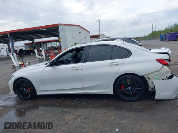2021 BMW 3 Series M340i with VIN 3MW5U7J01M8B74069, listed as a IAAI auction lot 41879940 with 61,721 mi miles. Bid and sale history available at carsss.com. Image 14.